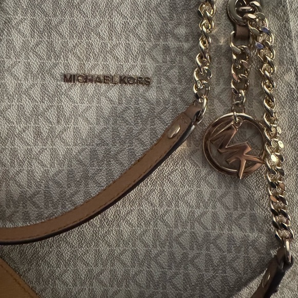 MICHAEL KORS Jet Set Travel Tote in Signature‎ White - Picture 5 of 6